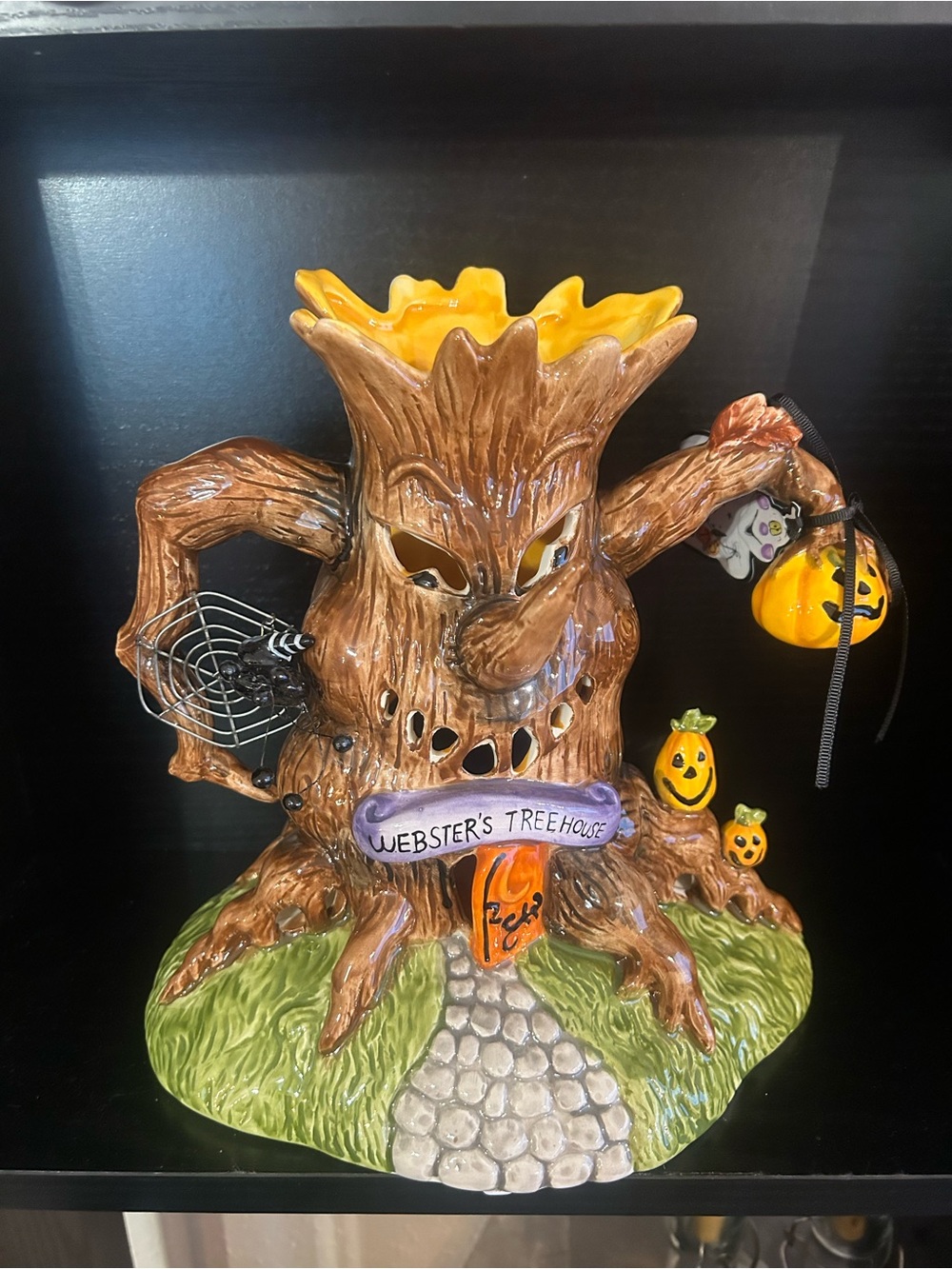 Webster's Treehouse Ceramic Halloween Decoration - Brown & Yellow